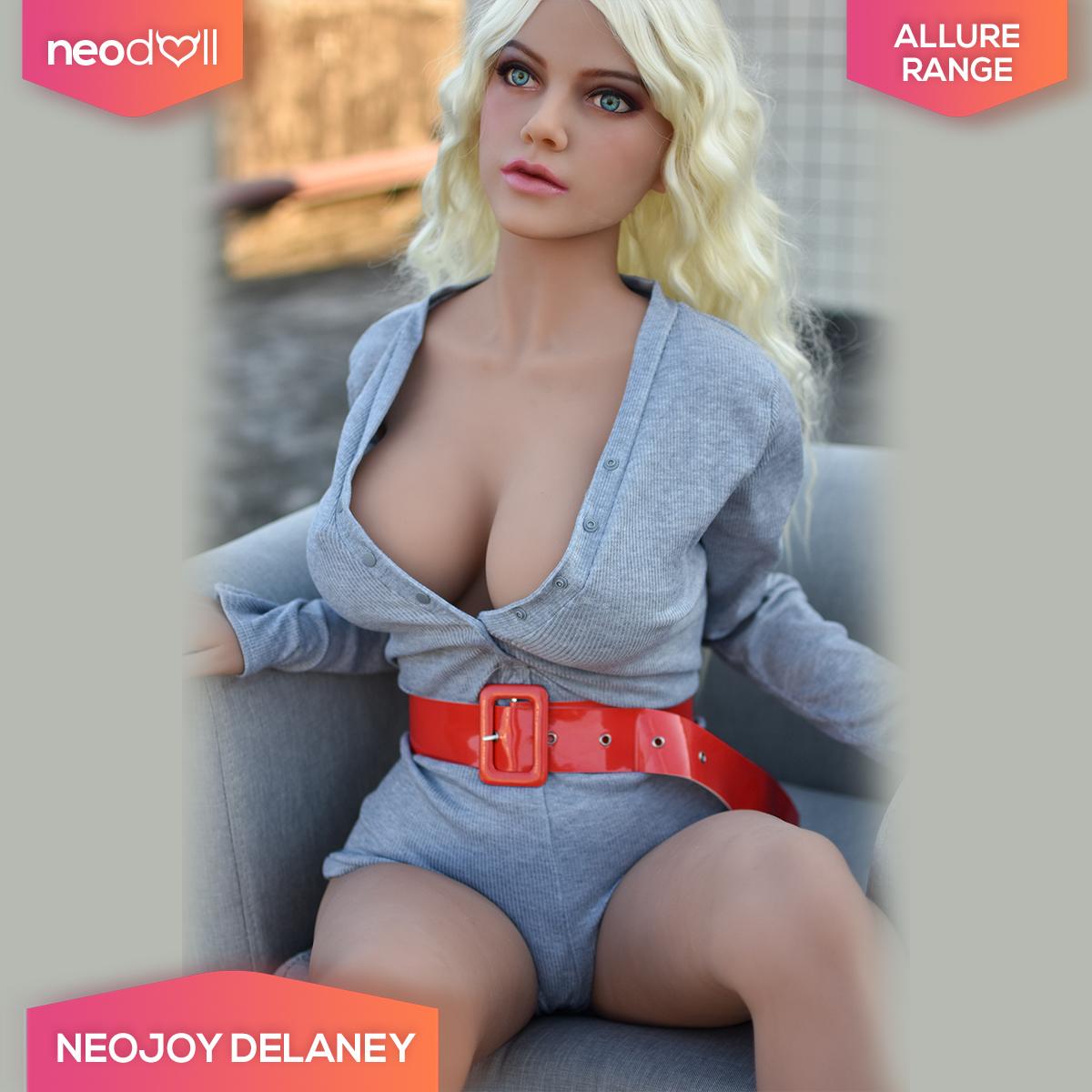 Neodoll Allure Delaney - Poupée de Sexe Réaliste - 165cm - Bronzer